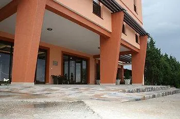 Nicola Hotel 3*