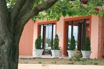 Nicola Hotel